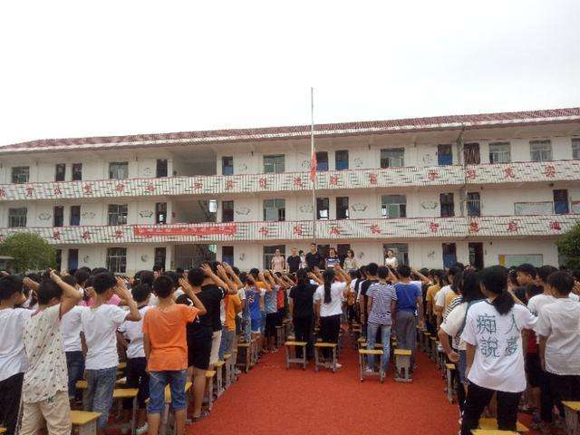 吉安安?？h城東學(xué)校18.5KW箱式無(wú)負(fù)壓供水設(shè)備一套